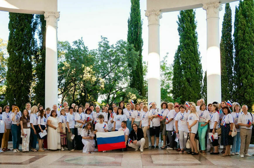Симпозиум собрал более 300 участников из России, Белоруссии, Южной Осетии, Приднестровья, Узбекистана, Китая, Индии, Германии, Словакии.