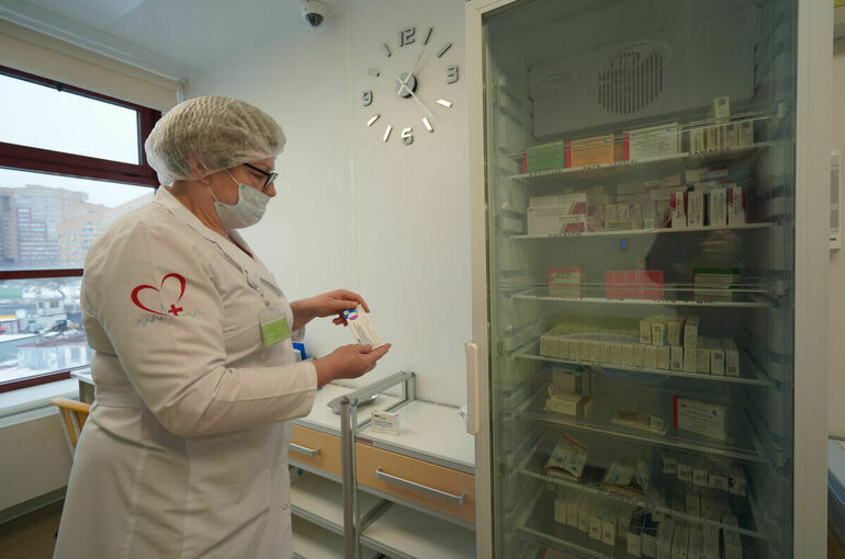 За медпомощью после выявления ботулизма в Москве обратились более 120 человек