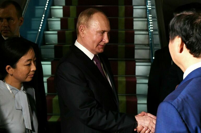 Путин прибыл во Вьетнам