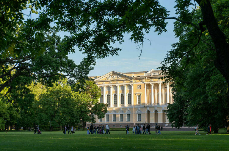  В Петербургском гидрометцентре заявили, что стихия, как в Москве, обойдет город