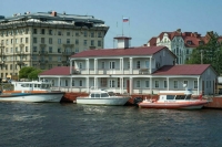 Причалы и плавучие кафе разрешили открыть без торгов