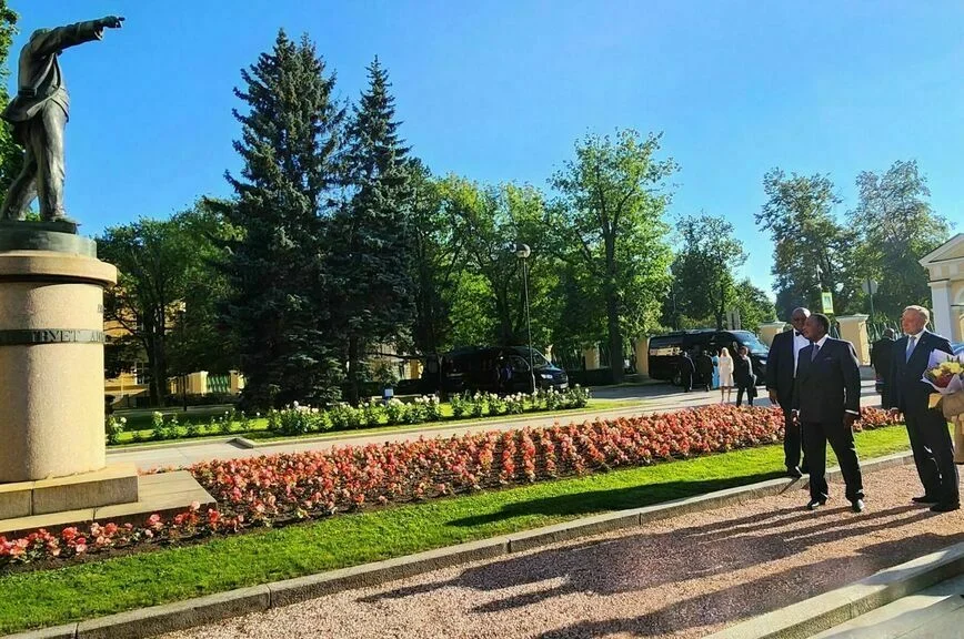 Петербургских детей ненадолго поменяют на детей из Республики Конго