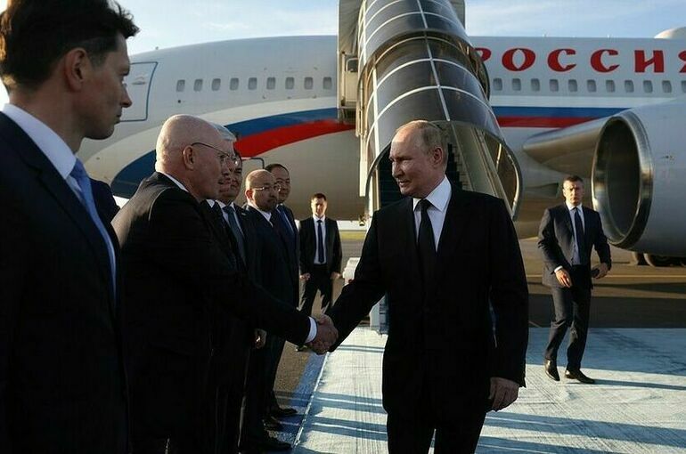 Путин прилетел в Астану