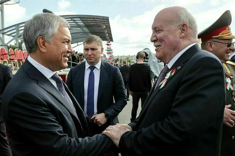 Вячеслав Володин и государственный секретарь Союзного государства Дмитрий Мезенцев.