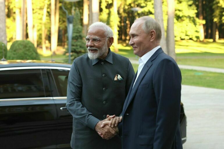 Путин поблагодарил Моди за попытки урегулирования на Украине