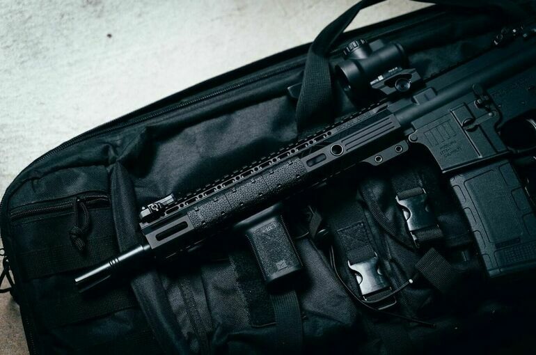 NBC: Стрелявший в Трампа надел футболку с атрибутикой оружия