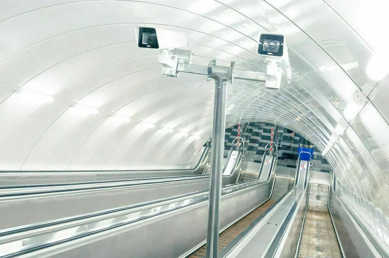 Петербургское метро идет к великой цели маленькими шажками