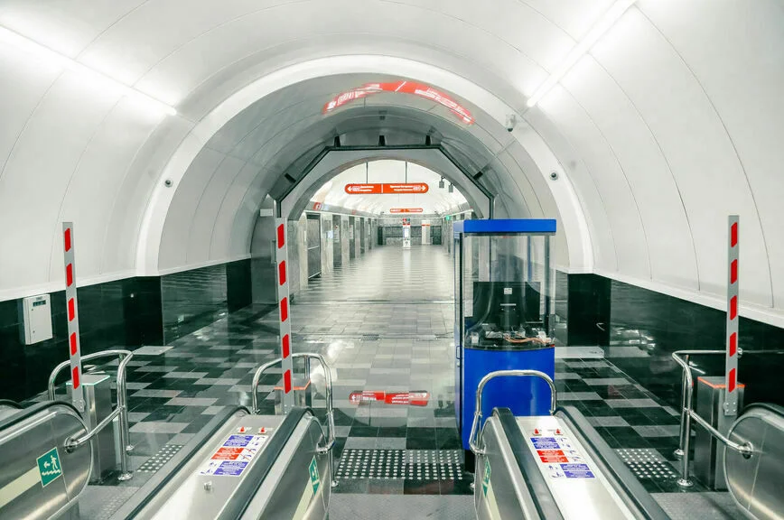 Петербургское метро идет к великой цели маленькими шажками
