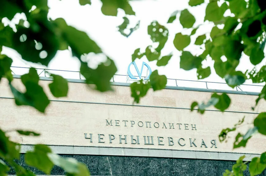 Петербургское метро идет к великой цели маленькими шажками
