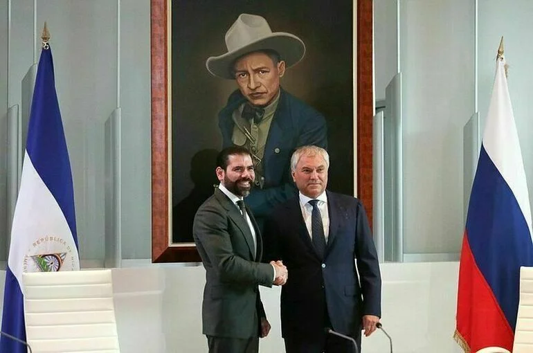 Лауреано Факундо Ортега Мурильо и Вячеслав Володин.