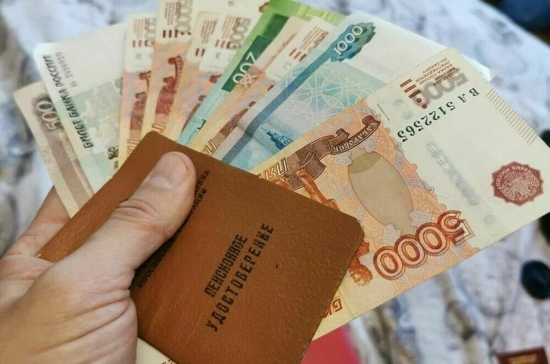 Пенсионерам от 80 лет будут ежемесячно доплачивать к пенсии 1200 рублей