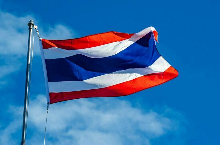 Премьера Таиланда отстранили от должности