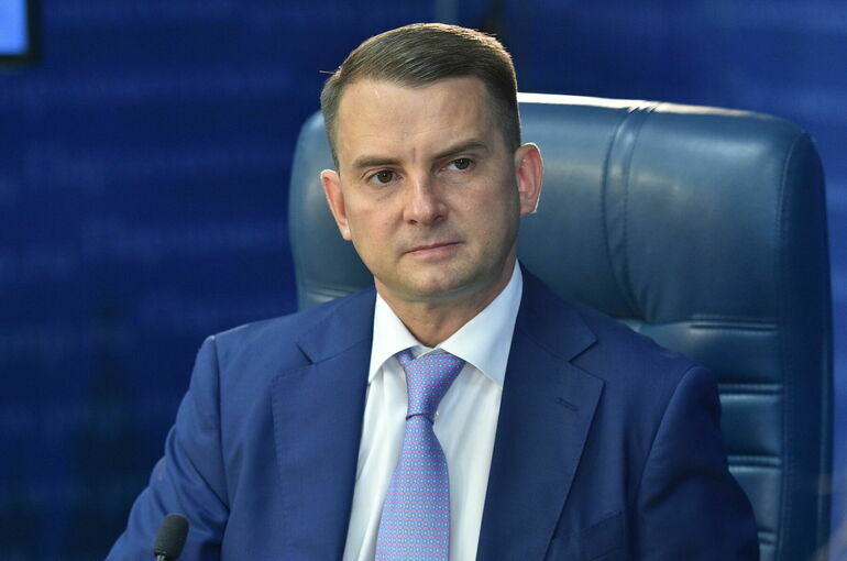 Депутат Нилов поддержал идею отсрочки от армии для молодежи с контрактами в ОПК