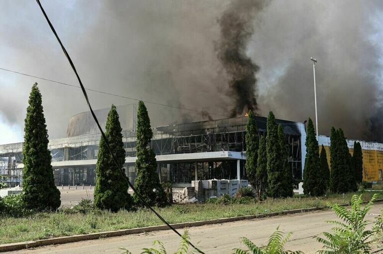 В МИД РФ назвали обстрел ТЦ в Донецке циничным и преднамеренным актом