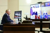 Путин: Экономика России продолжает расти хорошими темпами