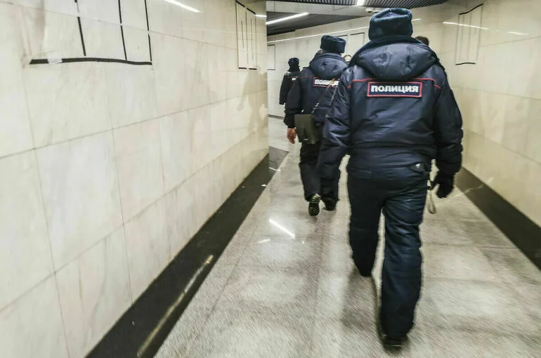 В Подмосковье вооруженная банда напала на свадебный микроавтобус