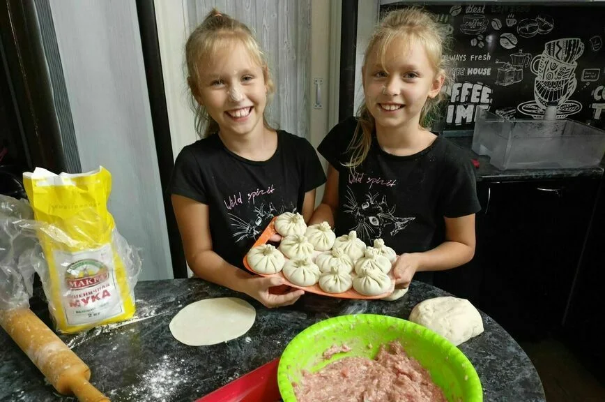 Саамская луввьт и двусторонняя вышивка без узлов: какие обычаи живы в российских семьях