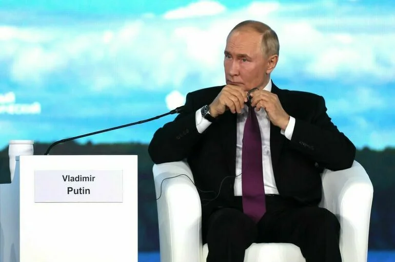 Путин: Складывается впечатление, что Украиной руководят «инопланетяне»