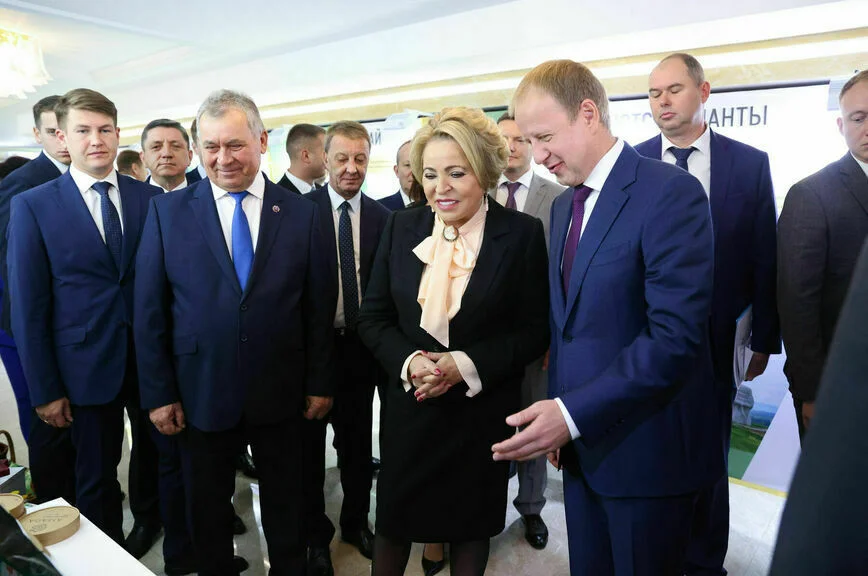 Осмотр выставки Алтайского края.