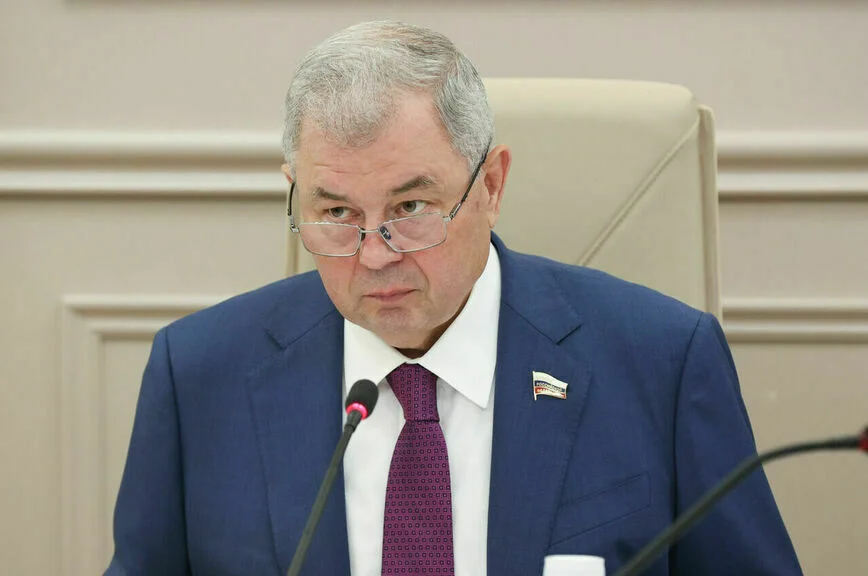 Анатолий Артамонов.