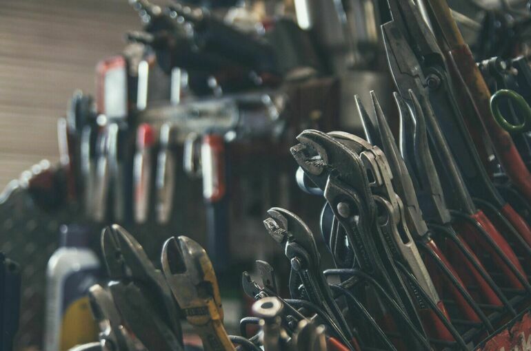 В Петербурге зафиксировали дефицит частных рабочих