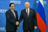 Премьер Вьетнама привез Путину двух драконов в подарок