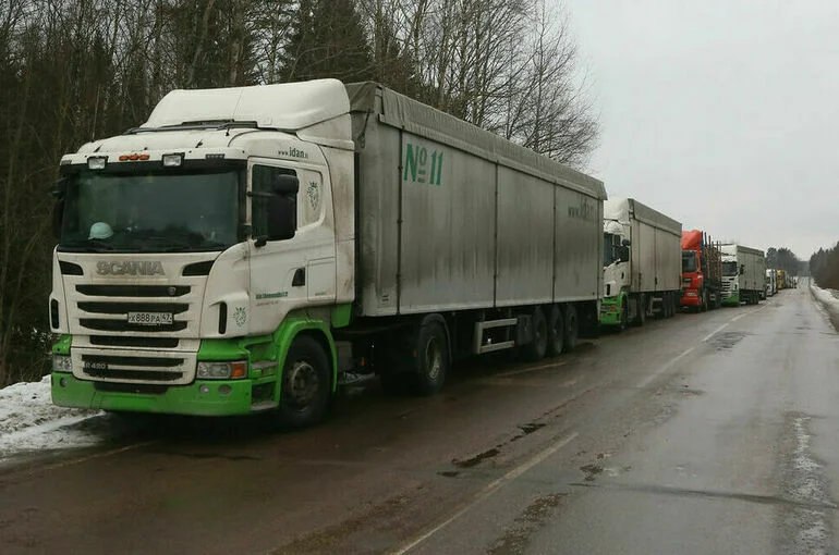 Российским дальнобойщикам облегчат поездки в Китай