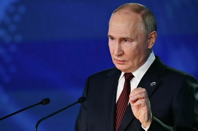 Путин заявил, что журналистам из России не дают работать в Европе и США