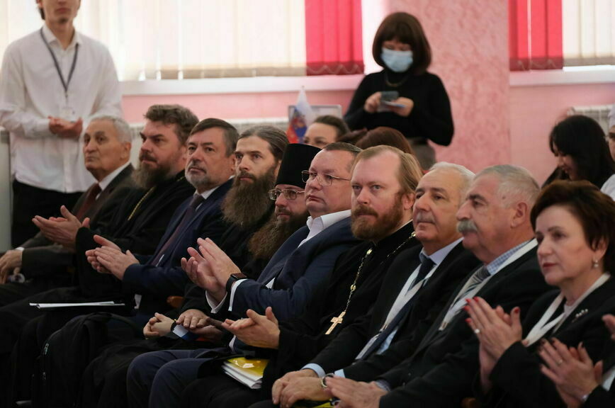 Форум «Семья — основа мира» собрал в Астрахани участников из разных регионов