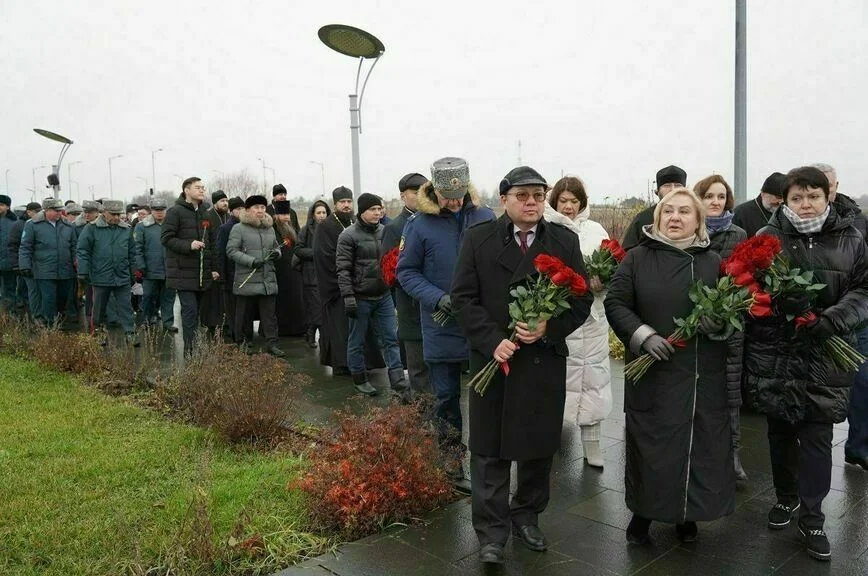 Символ мужества и братства народов