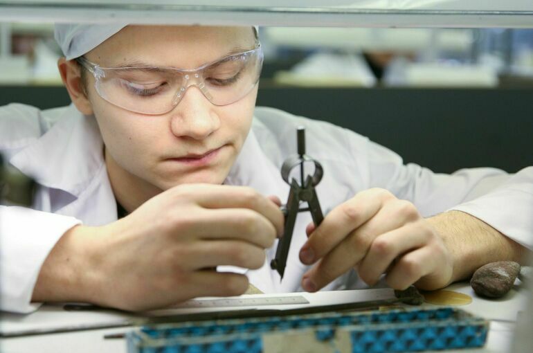 В России может появиться программа популяризации среднего профобразования