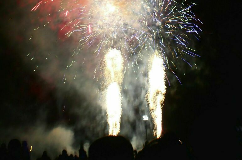 Россиянам напомнили о штрафах за нелегальную продажу пиротехники