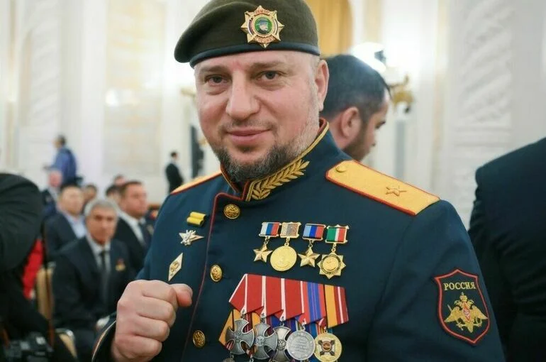 Путин присвоил Алаудинову звание генерал-лейтенанта