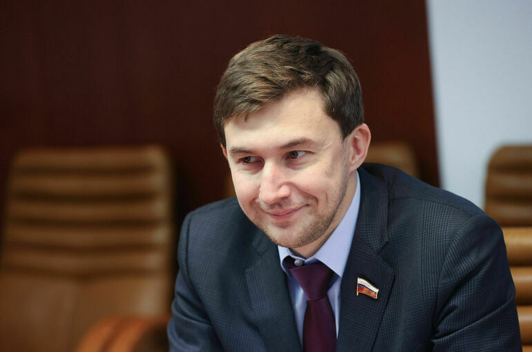 Сенатор Карякин предложил популяризировать шахматы в селах