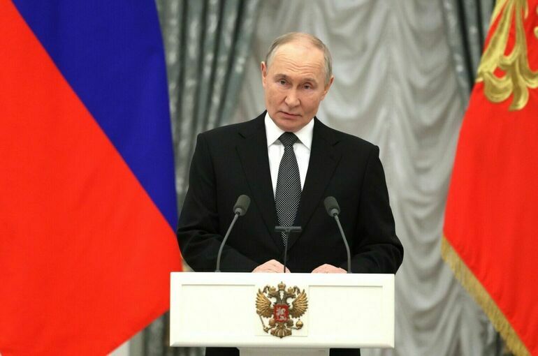 Путин вручил госнаграды депутатам Васильеву, Зюганову и Ресину 