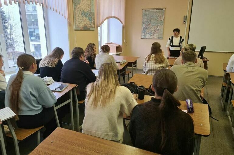 На базе НГЛУ прошли курсы повышения квалификации для чиновников со всей страны