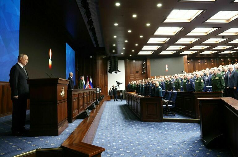 Путин объявил минуту молчания в память о павших воинах СВО