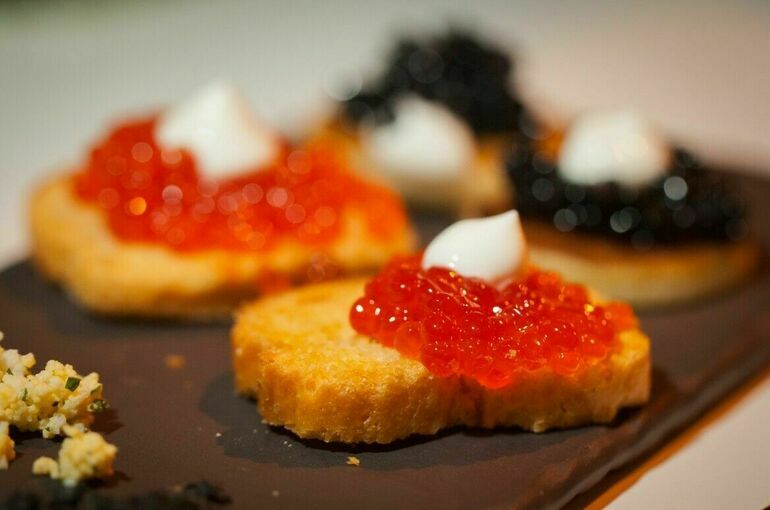 Красная икра в России после Нового года может подешеветь на 10%