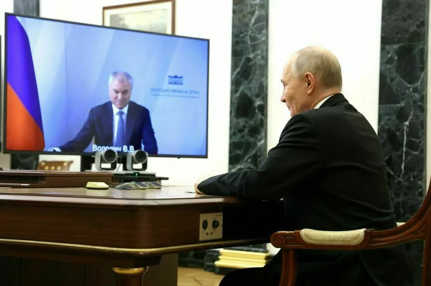 Володин рассказал Путину об итогах работы осенней сессии Госдумы