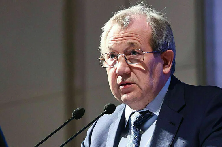 Геннадий Красников.