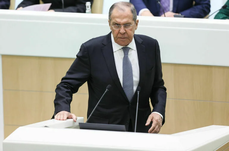 Лавров: Зеленский, послав Россию на три буквы, обозначил смысл «мирного саммита»