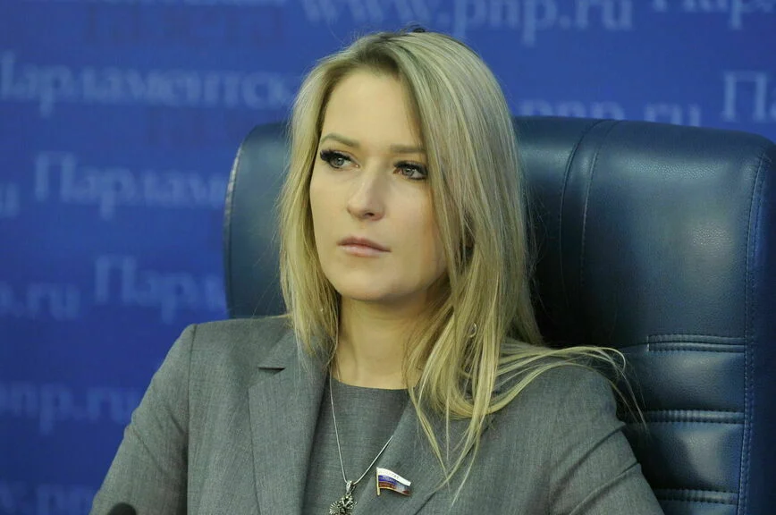 Яна Лантратова.