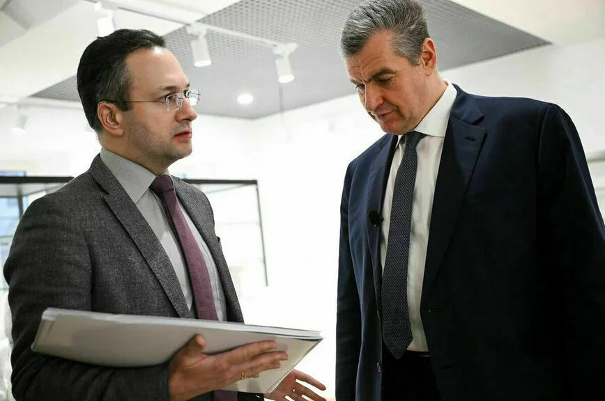 Депутат Слуцкий в свой день рождения проверил ход ремонта в музее Жириновского