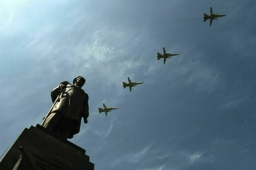 Памятник адмиралу Павлу Нахимову в Севастополе.