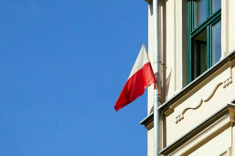 В Польше заявили об усталости от украинских беженцев в пятизвездочных отелях