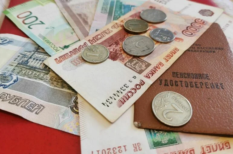 Назначать региональные доплаты неработающим пенсионерам будет Соцфонд 