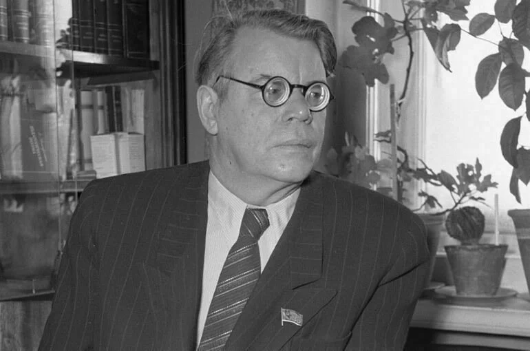 Михаил Исаковский.
