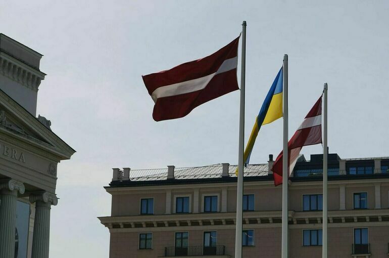 Власти Латвии заявили, что обсуждать отправку миротворцев на Украину рано