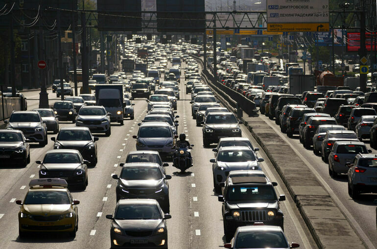 Многодетных предложили освободить от платы за проезд по платным дорогам