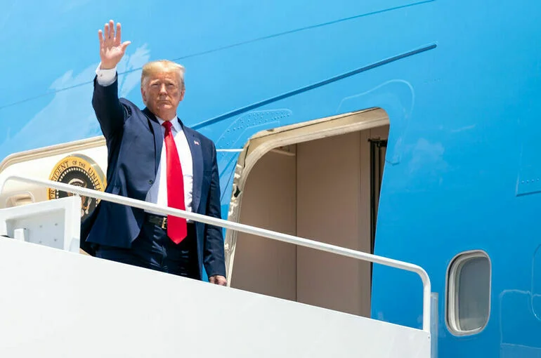 Трамп подписал указ о признании в США двух неизменных полов